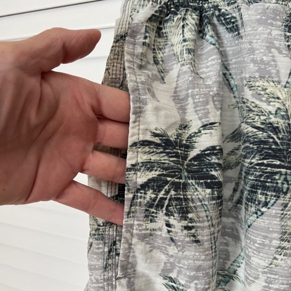 Tommy Bahama Relax swim shorts bathing suit trunks lined floral tropical Size XL - Picture 2 of 16